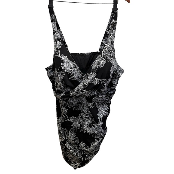 Swimsuits for All Black Floral Swimsuit Size 26 - Picture 1 of 11